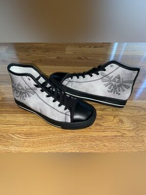 Legend of Zelda High Top Sneaker Shoes Womens 8 Mens 6 Hyrule Crest Triforce EUC